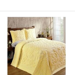 Elegant Yellow Quilted Bedspread Set